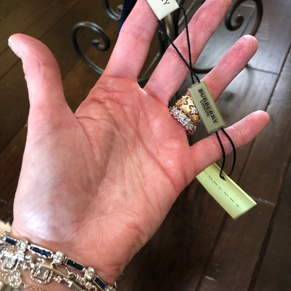 Authetic Burberry Scarf/Wrap - Picture 4 of 5